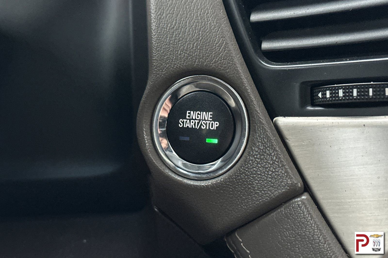 Used 2018 GMC Yukon Denali image 29