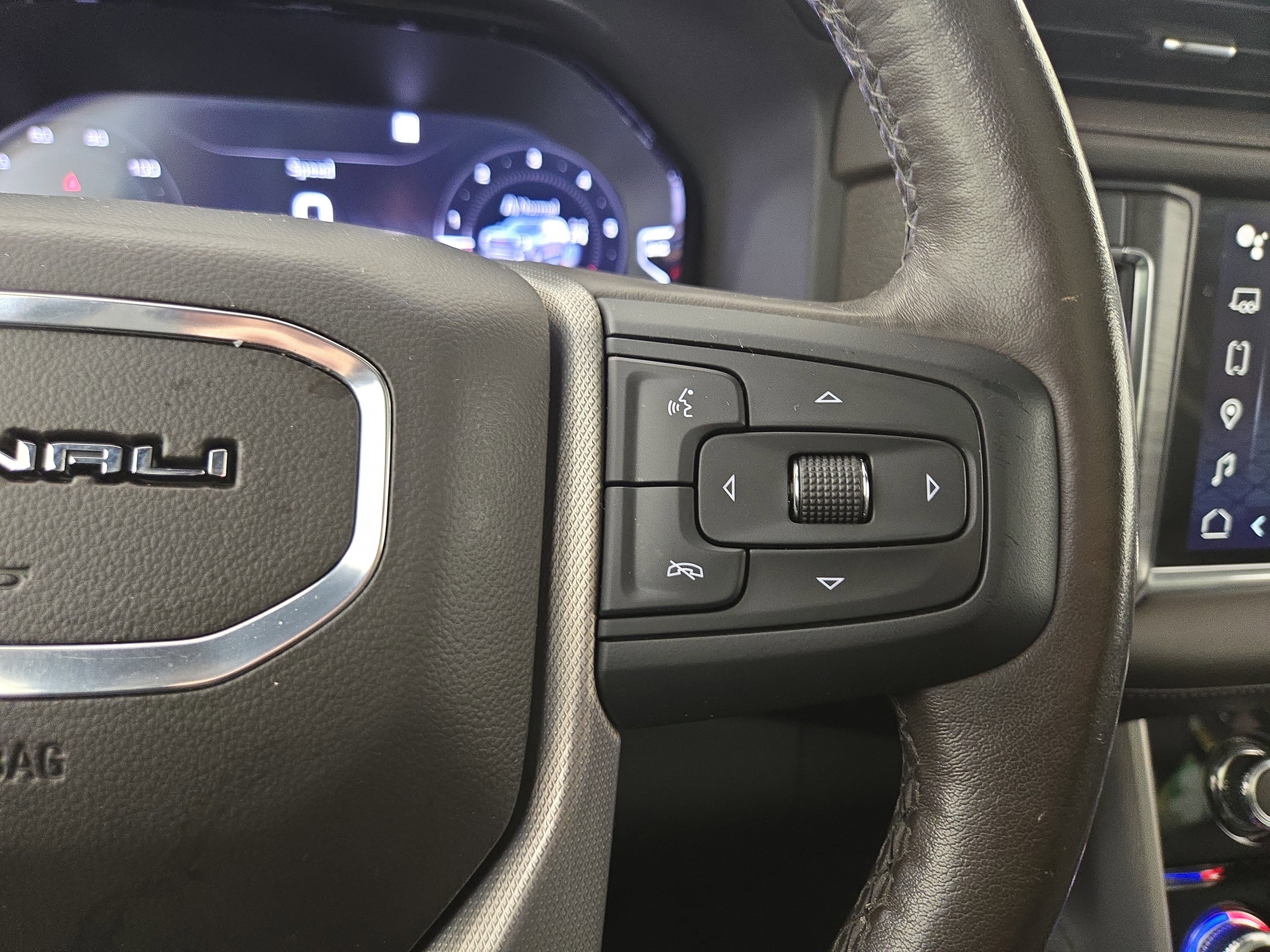 Used 2022 GMC Yukon XL Denali w/ Denali Premium Package image 17