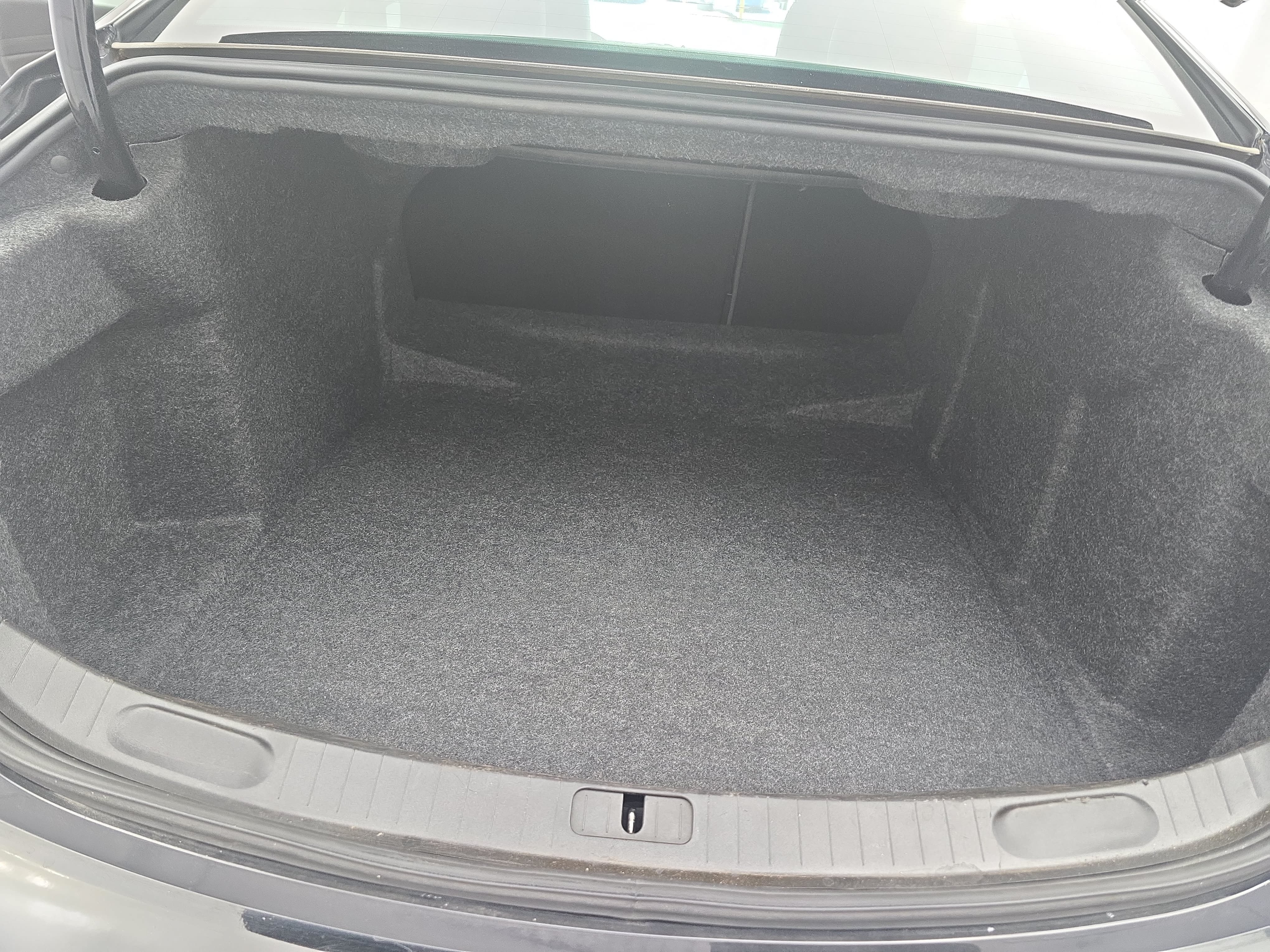 Used 2017 Chevrolet Impala LT FWD image 12
