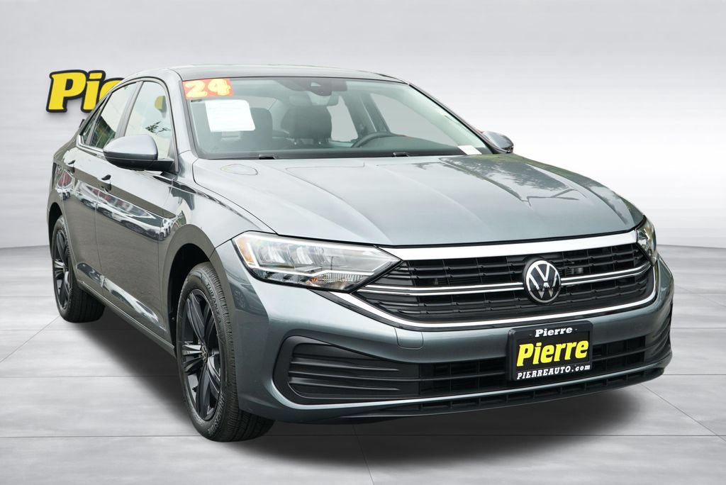 Used 2024 Volkswagen Jetta SE w/ Panoramic Sunroof Package FWD image 2