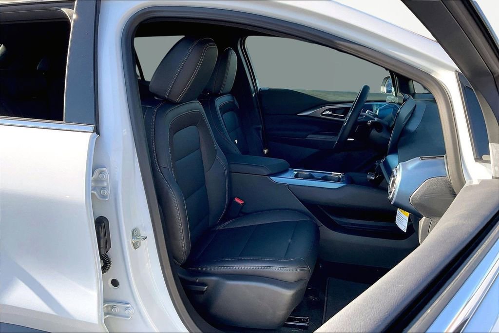 New 2026 Chevrolet Equinox EV LT w/ LPO, All-Weather Mat Package AWD/4WD image 13