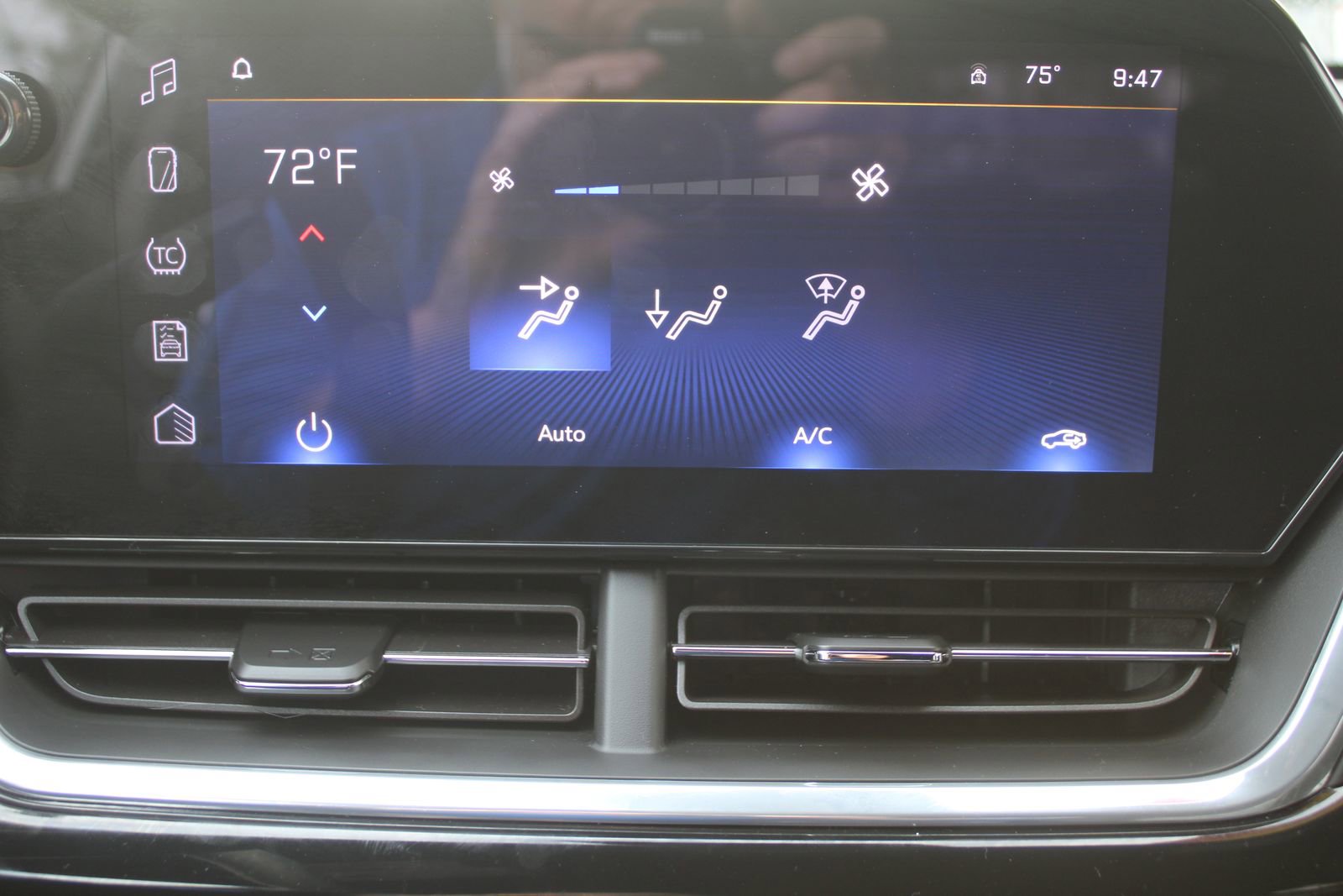 Used 2024 Chevrolet Trax RS image 39