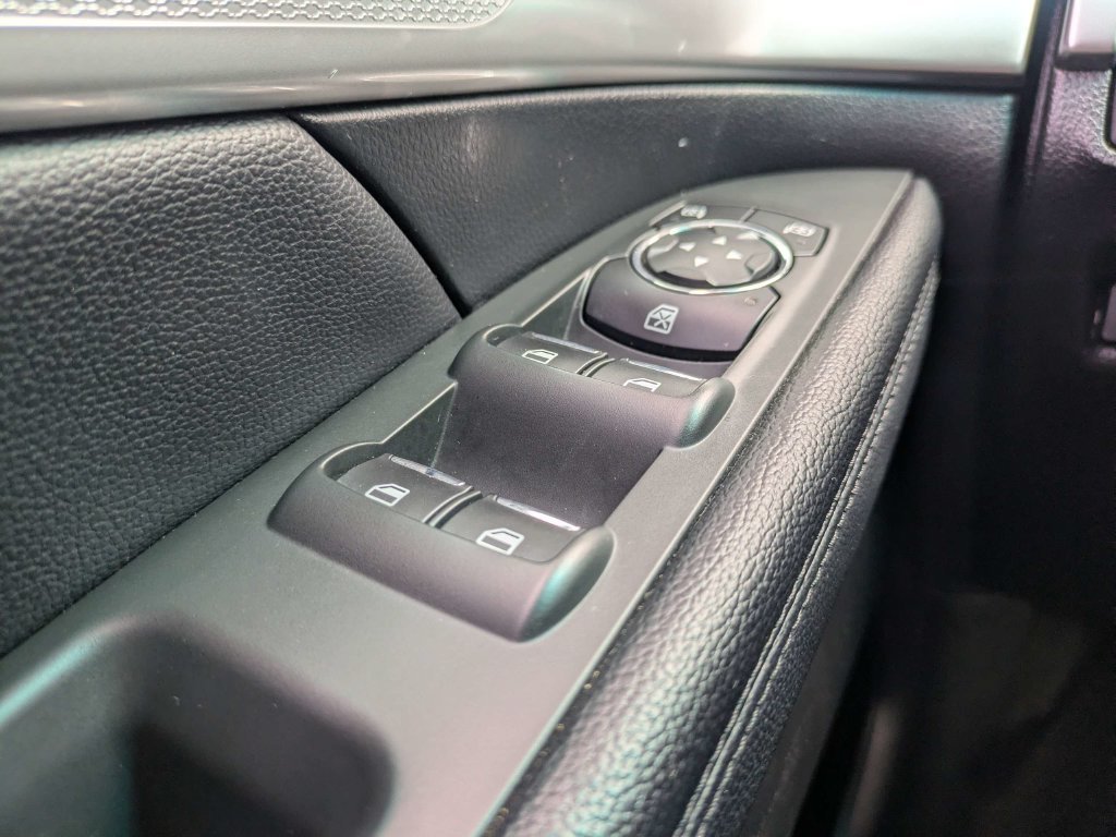 Used 2017 Ford Explorer XLT w/ Equipment Group 202A FWD image 25