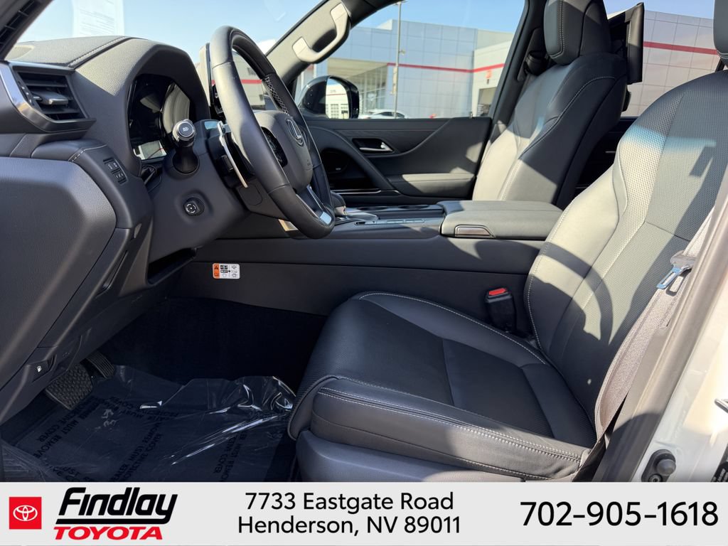 Used 2026 Lexus LX 700h Luxury w/ Appearance Package AWD/4WD image 8