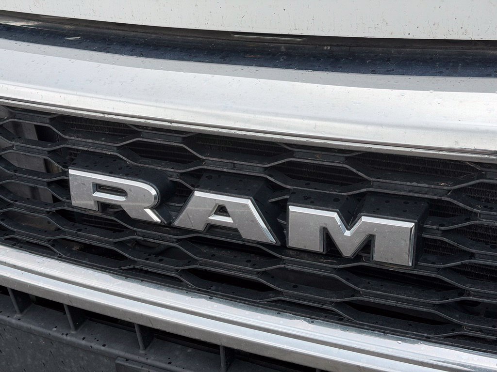 Used 2020 RAM ProMaster 2500 w/ Premium Appearance Group FWD image 3