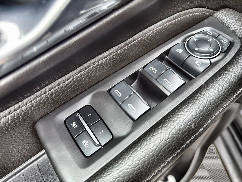 Used 2024 GMC Yukon Denali AWD/4WD image 15