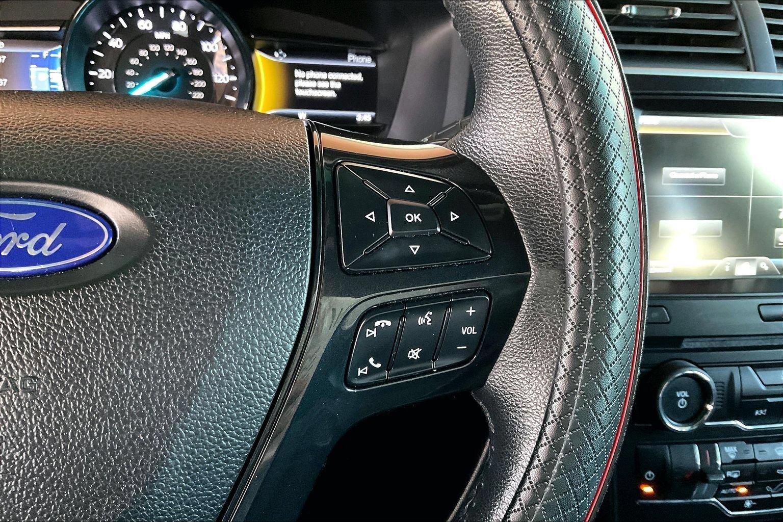 Used 2016 Ford Explorer XLT w/ Equipment Group 202A FWD image 11