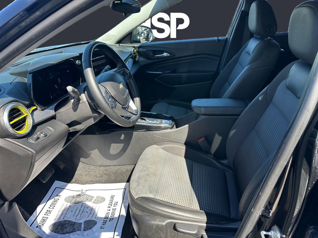 Used 2024 Chevrolet Trax LT w/ Driver Confidence Package image 9