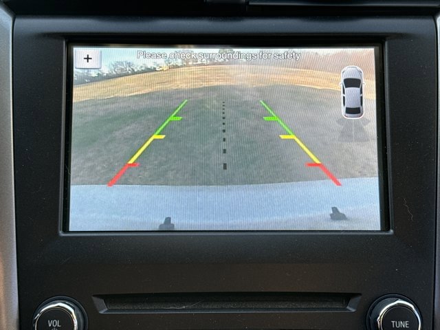 Used 2017 Ford Fusion SE w/ Fusion SE Technology Package image 5