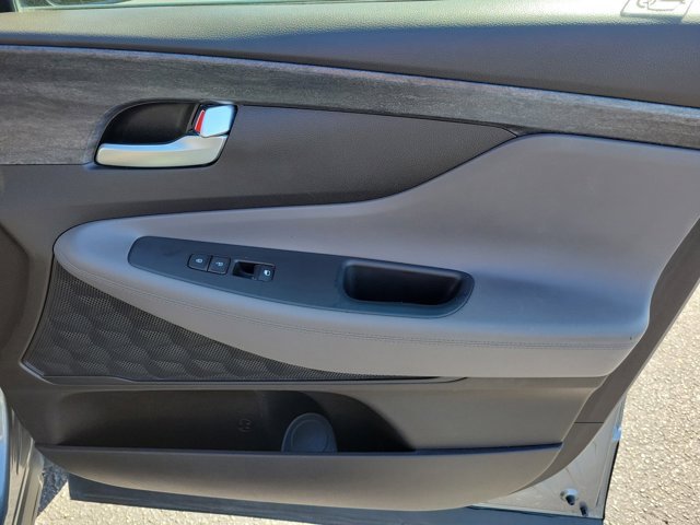 Used 2019 Hyundai Santa Fe SE image 8
