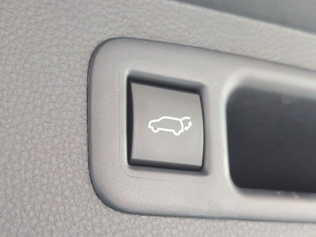 Certified 2024 Toyota Highlander XLE image 13