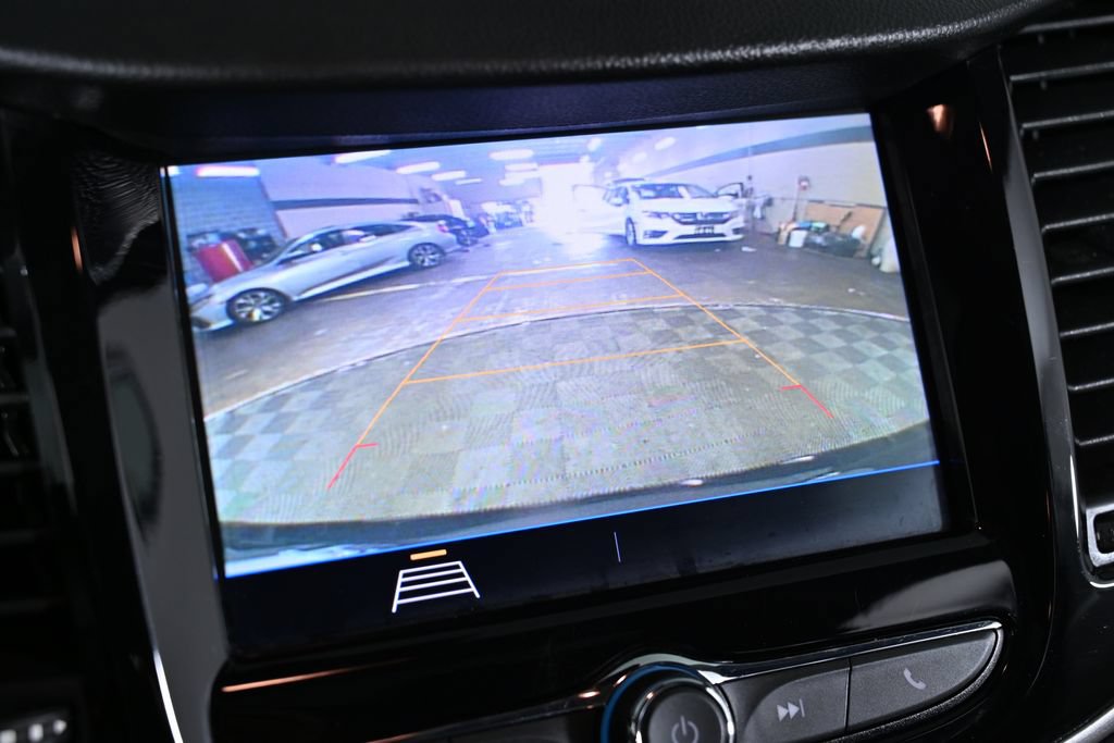 Used 2020 Chevrolet Trax LT w/ Sun & Sound Package AWD/4WD image 16
