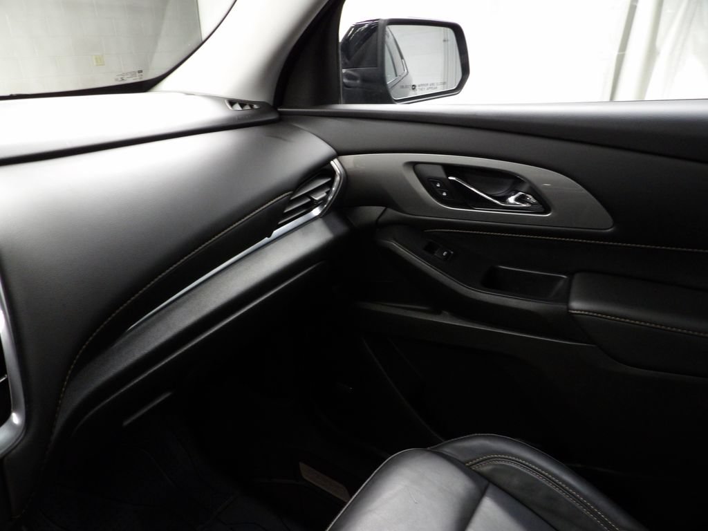 Used 2021 Chevrolet Traverse RS w/ LPO, Floor Liner Package AWD/4WD image 32