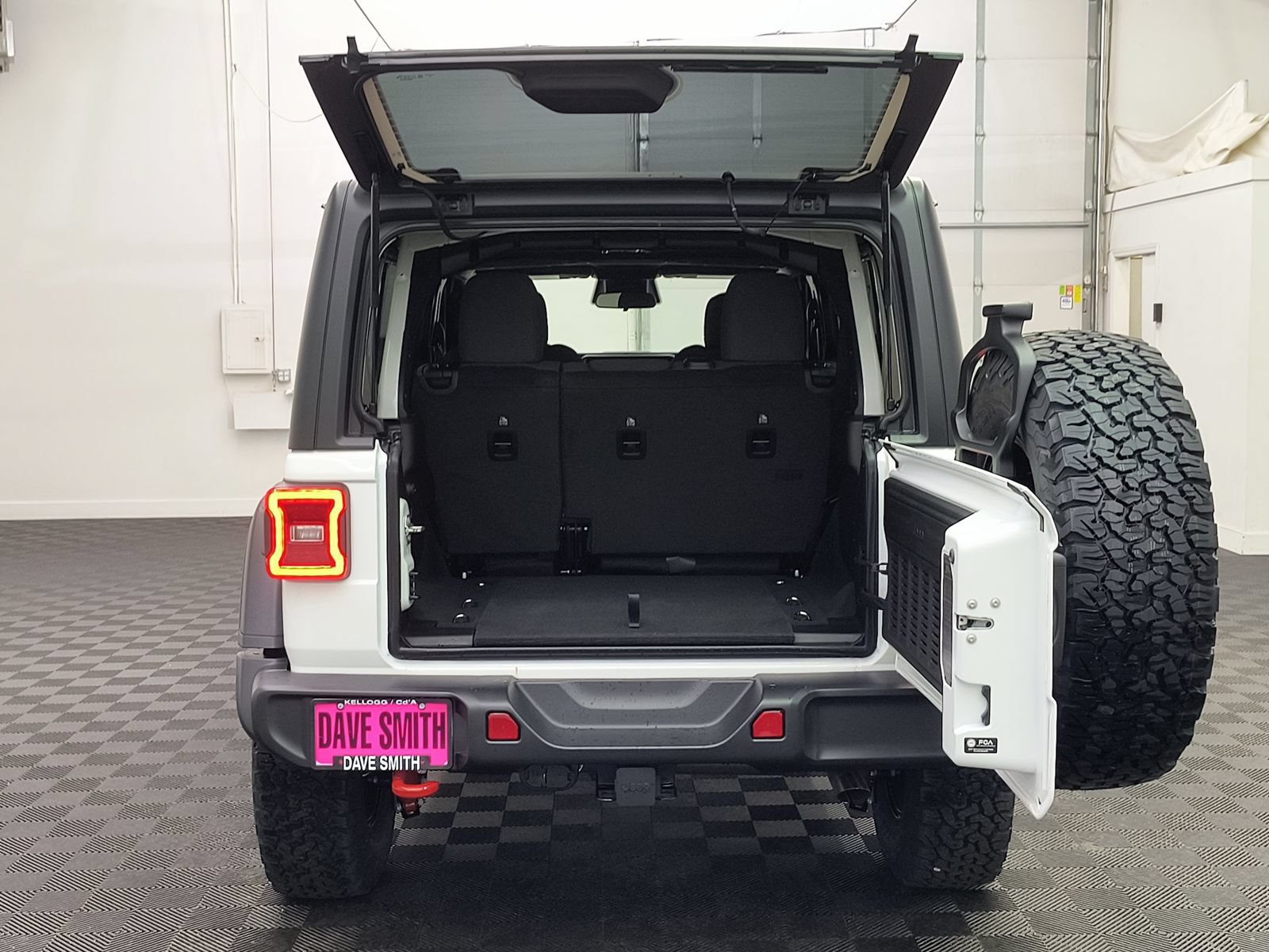 New 2026 Jeep Wrangler Unlimited Rubicon AWD/4WD image 19