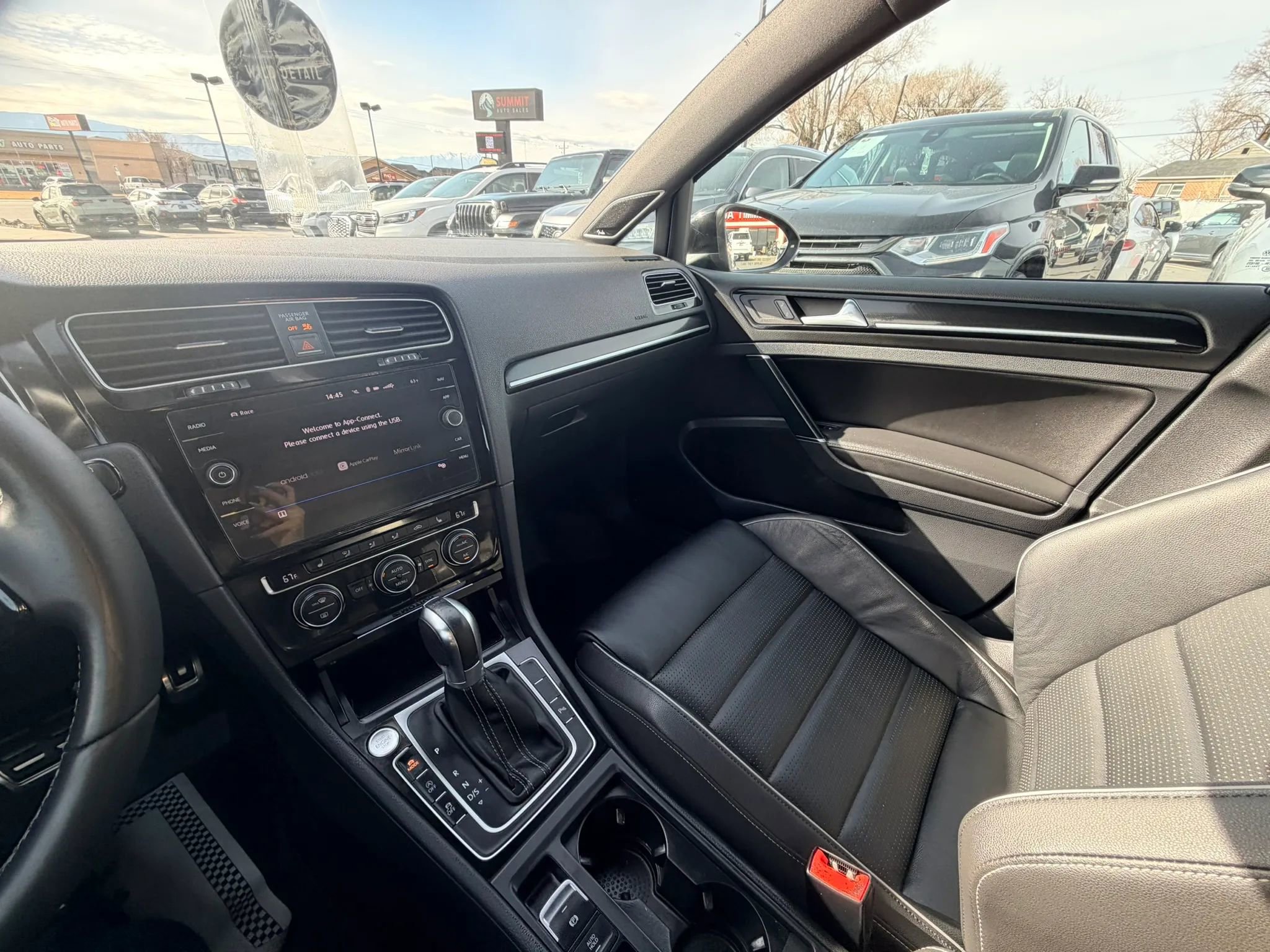 Used 2018 Volkswagen Golf 4-Door AWD/4WD image 19
