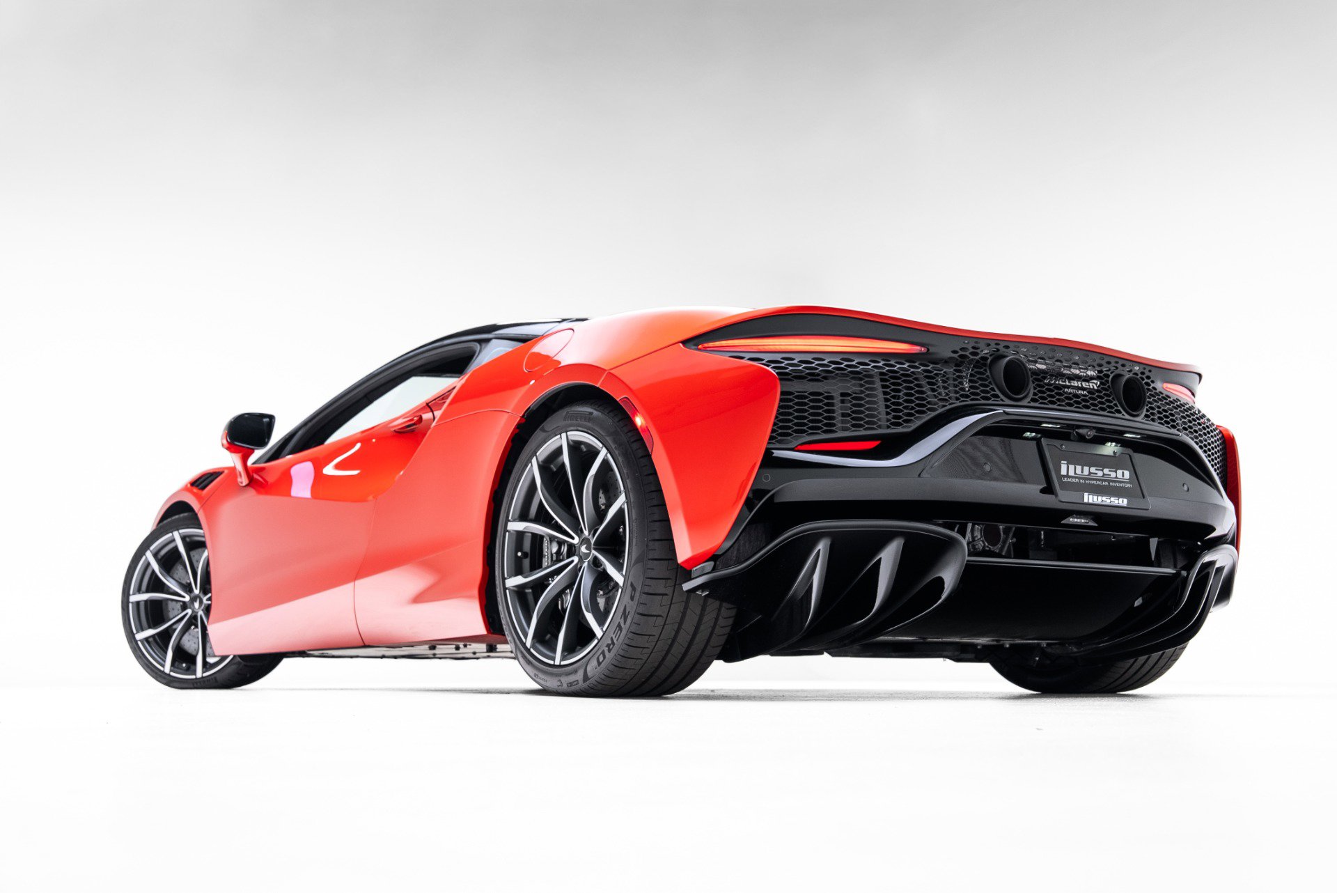 Used 2024 McLaren Artura image 43