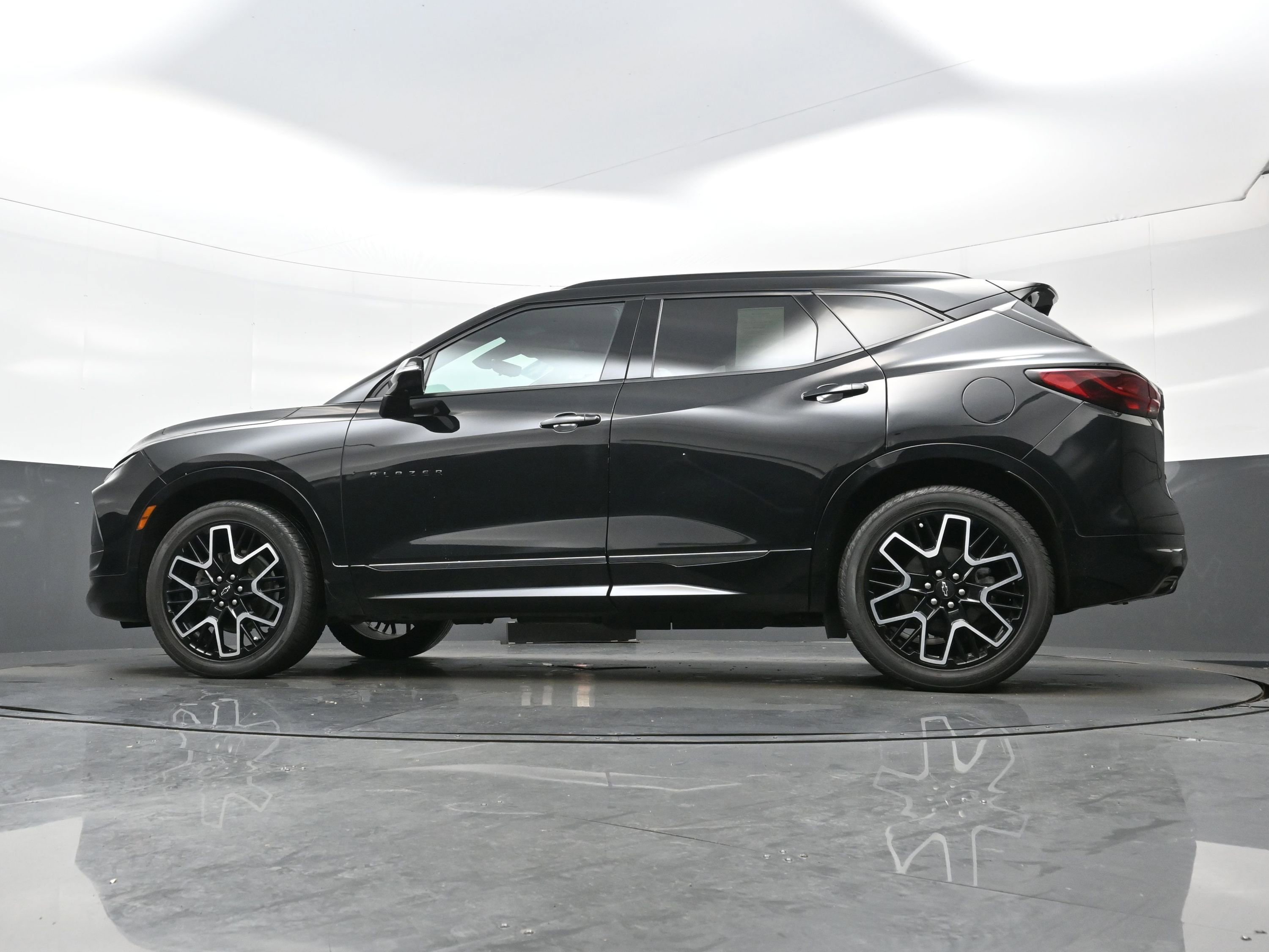 Used 2023 Chevrolet Blazer RS w/ Driver Confidence II Package FWD image 29