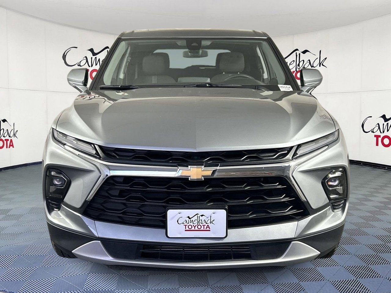 Used 2025 Chevrolet Blazer LT FWD image 3