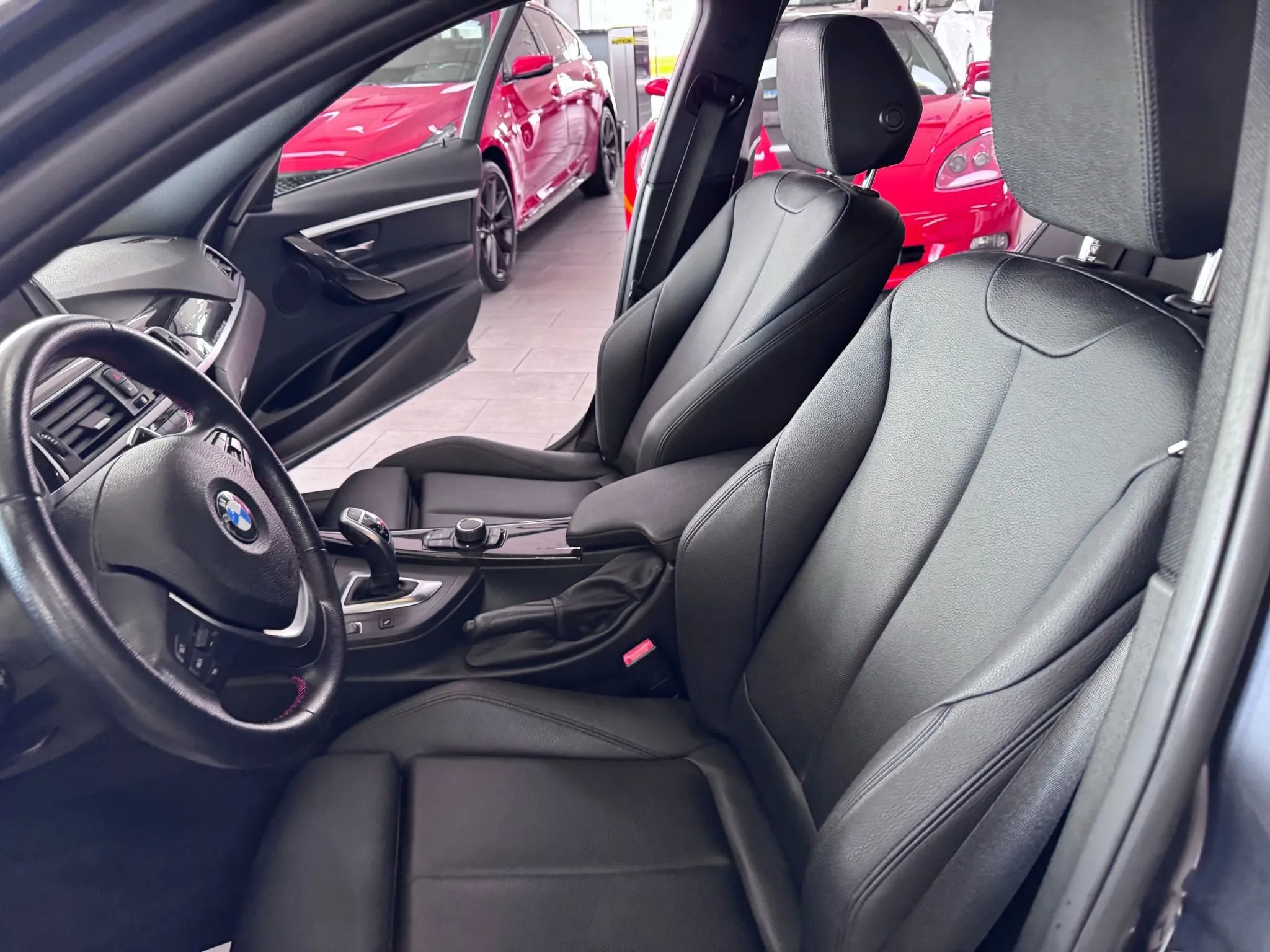 Used 2017 BMW 330i xDrive Sedan image 10