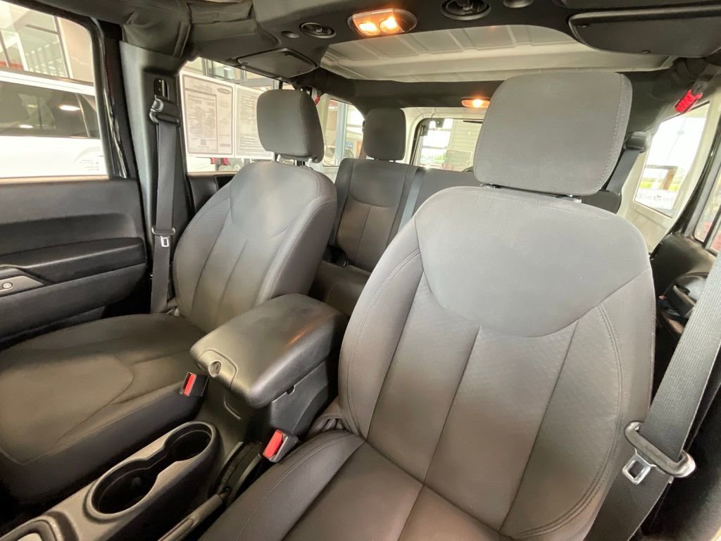 Used 2016 Jeep Wrangler Unlimited Sport image 10