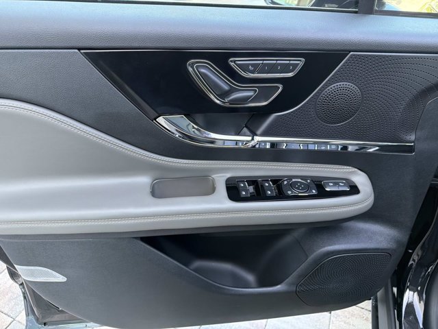 New 2026 Lincoln Corsair Premiere FWD image 9