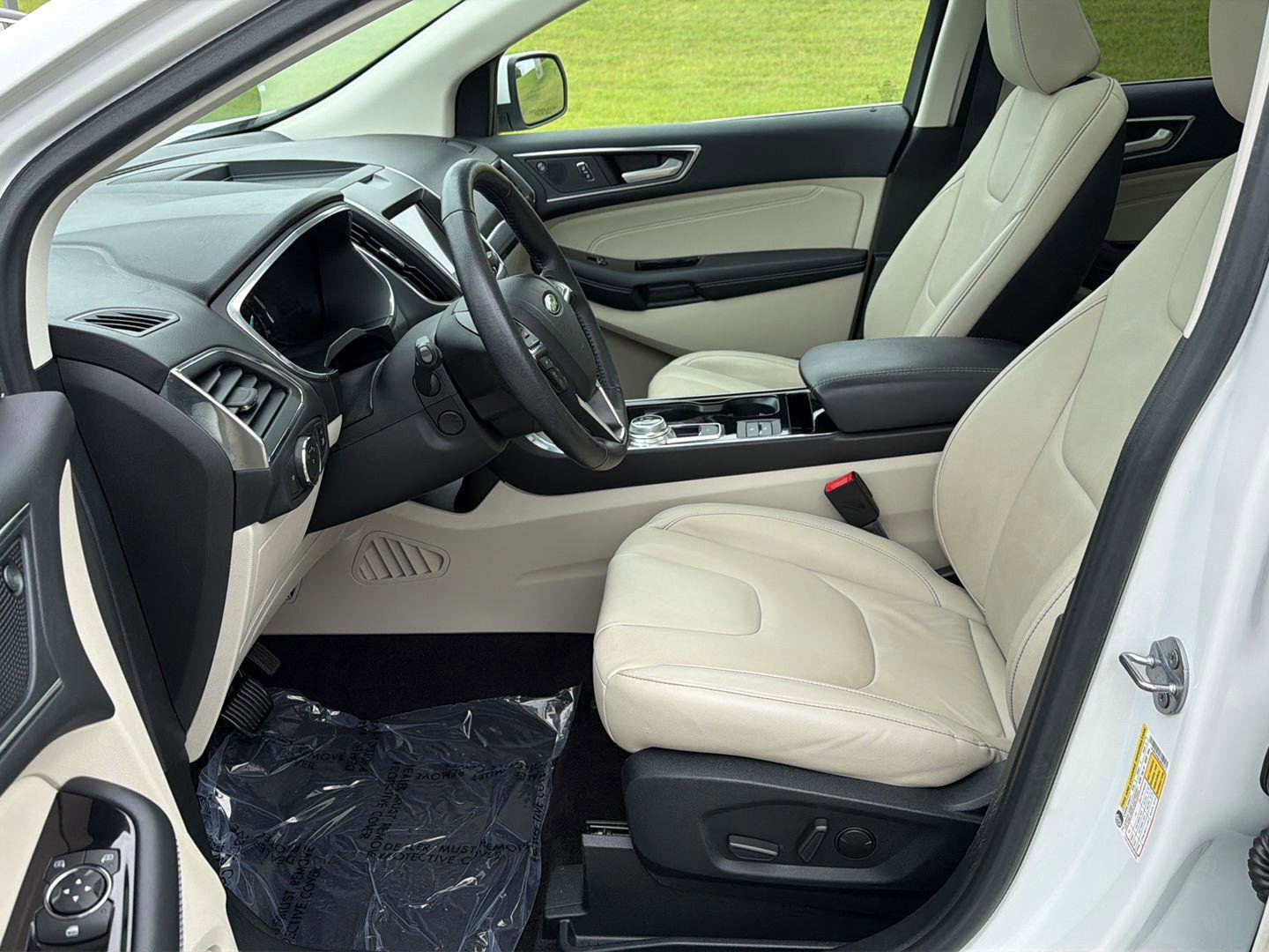 Used 2020 Ford Edge Titanium FWD image 10