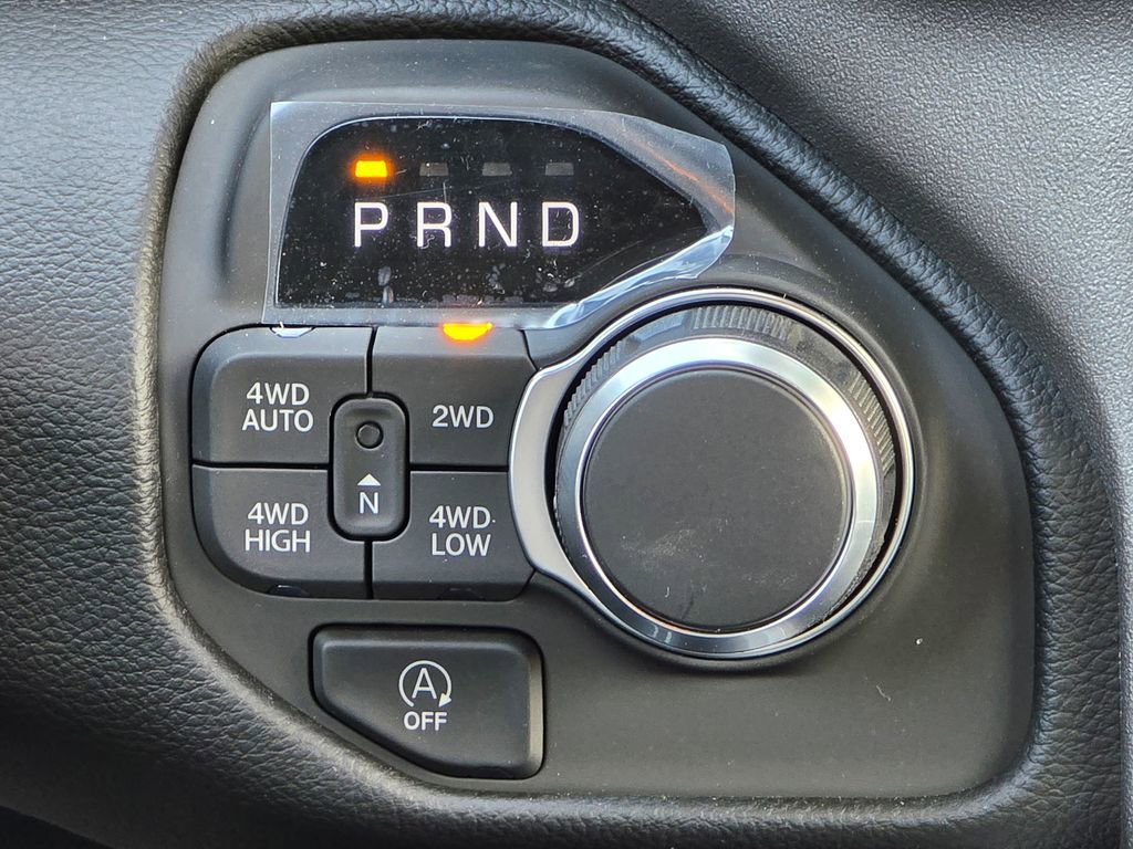 New 2026 RAM 1500 4x4 Crew Cab image 29