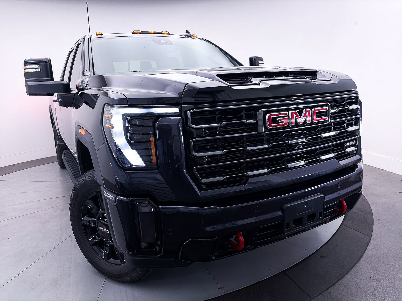 Used 2024 GMC Sierra 2500 AT4 w/ AT4 Preferred Package AWD/4WD image 10