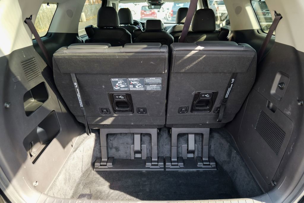 Used 2024 Kia Carnival EX image 60