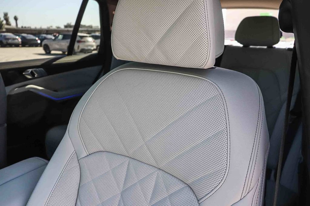 Used 2026 BMW X5 sDrive40i w/ Premium Package RWD image 29