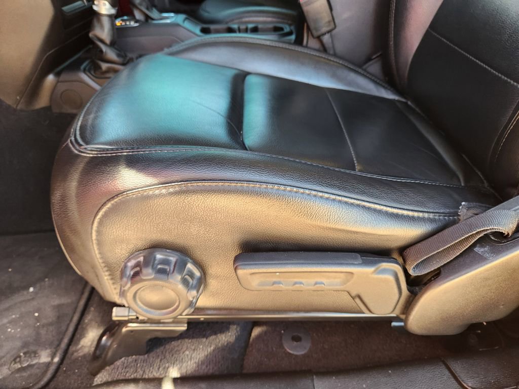 Used 2021 Jeep Wrangler Unlimited Sahara AWD/4WD image 26