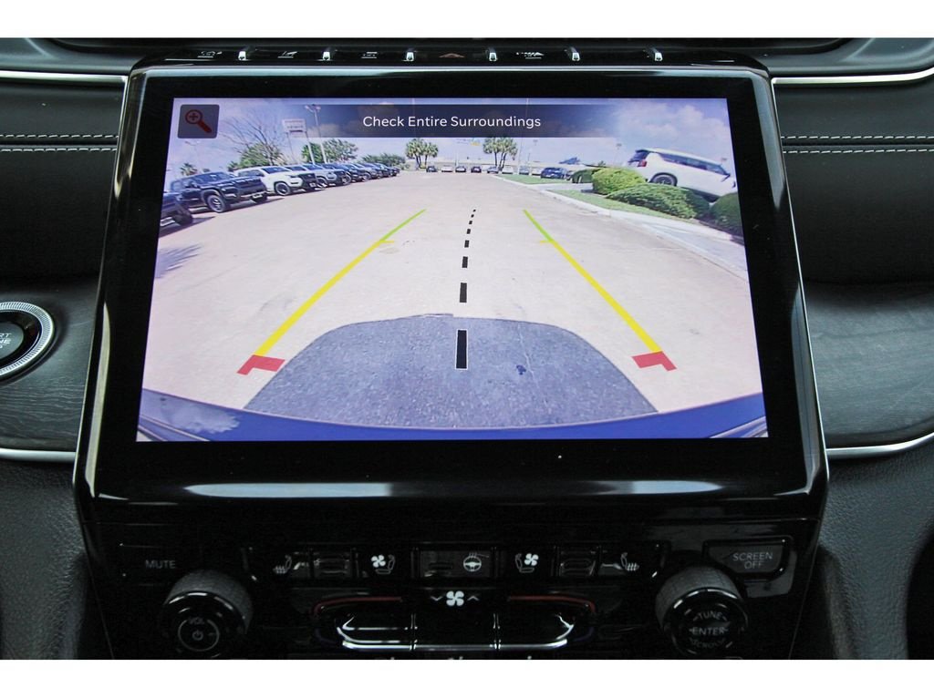Used 2023 Jeep Grand Cherokee Overland AWD/4WD image 23