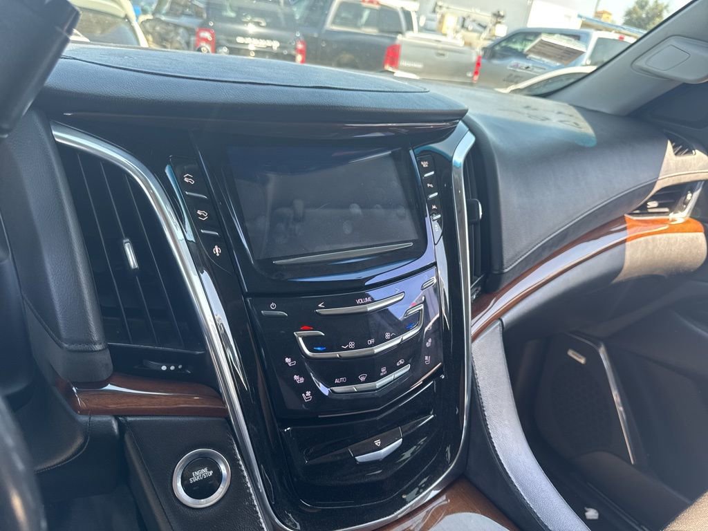 Used 2016 Cadillac Escalade ESV Luxury image 11