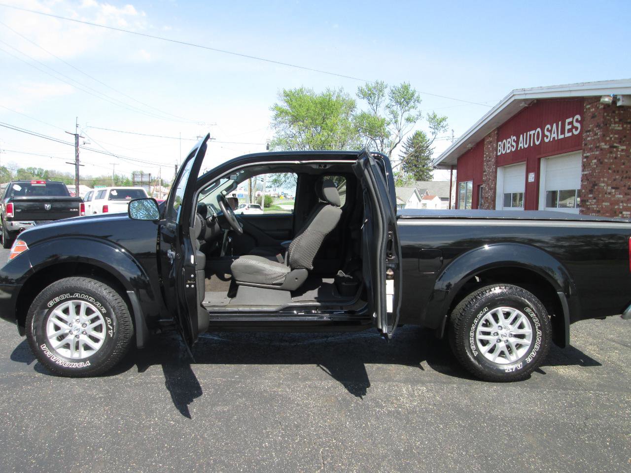 Used 2015 Nissan Frontier SV AWD/4WD image 15