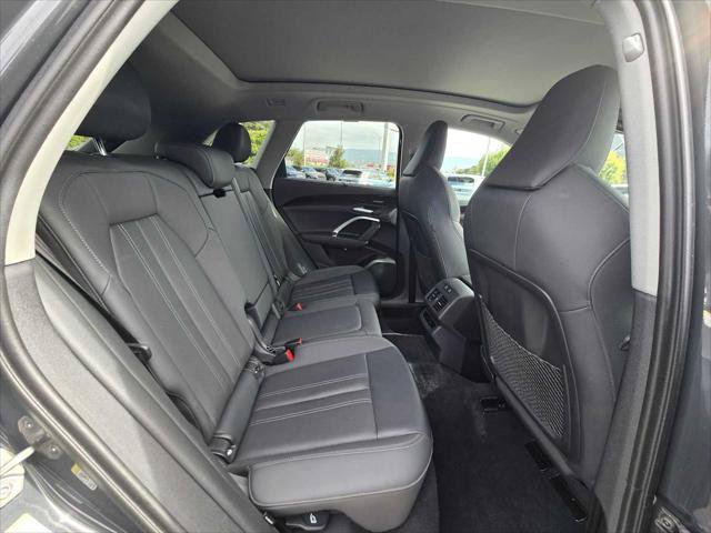 Used 2025 Audi Q5 Premium Plus w/ Premium Plus AWD/4WD image 12