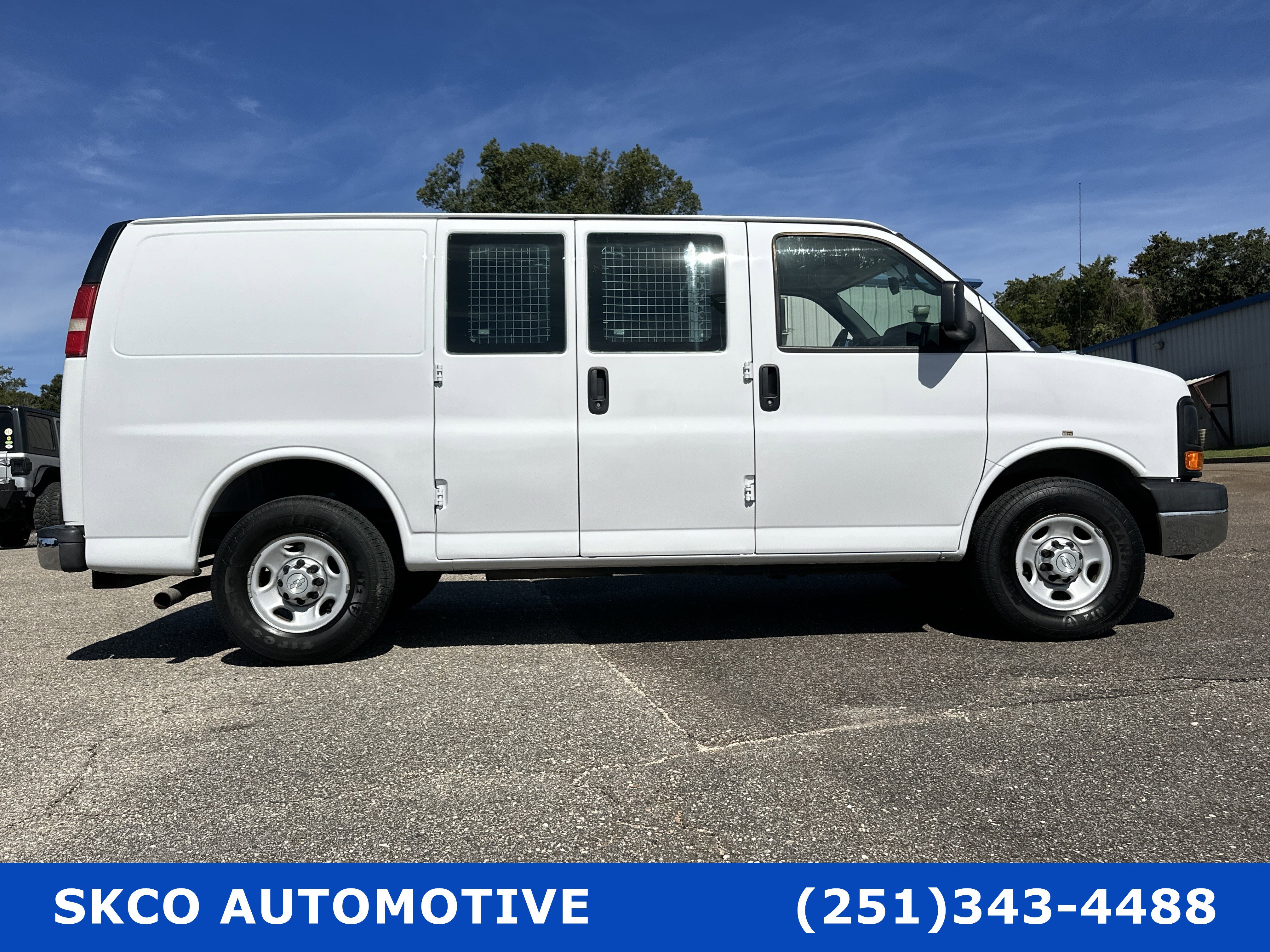 Used 2015 Chevrolet Express 2500 image 6