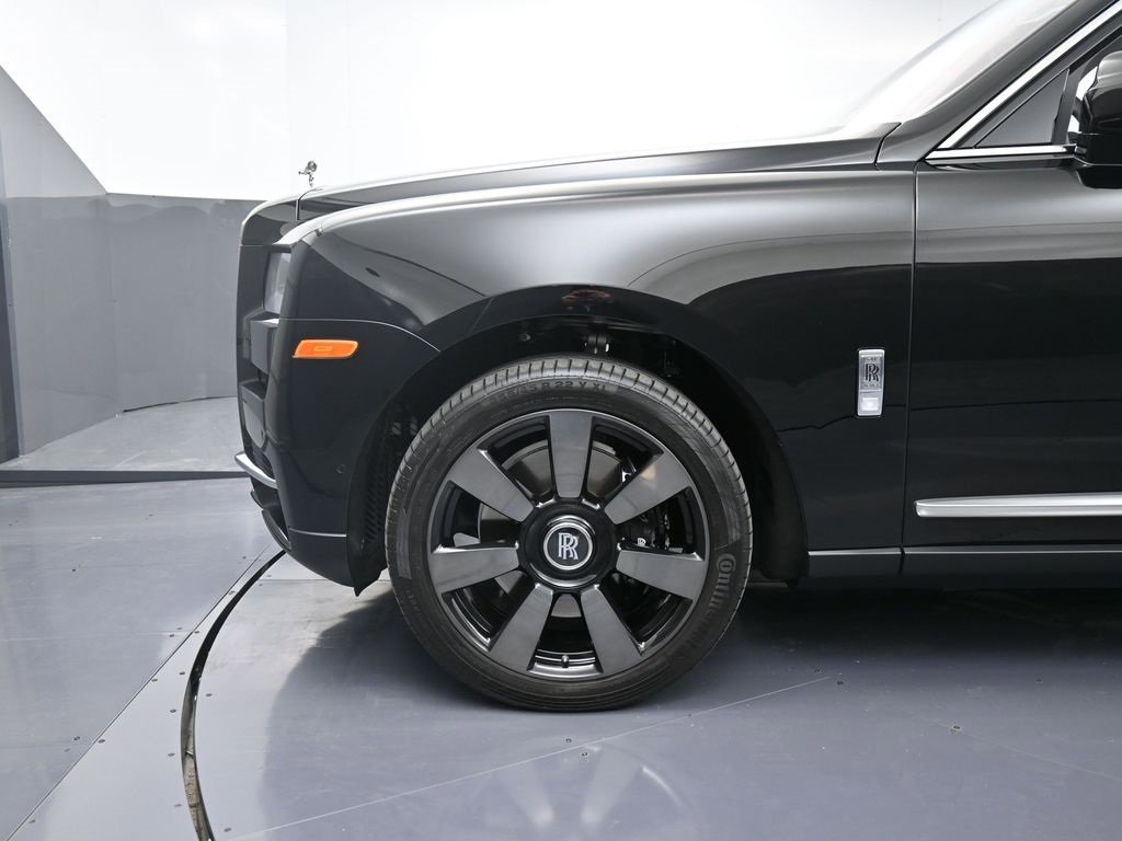 Used 2022 Rolls-Royce Cullinan image 12