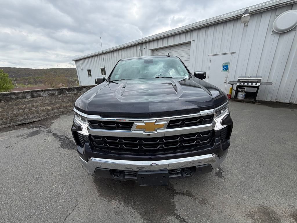 Used 2023 Chevrolet Silverado 1500 LT AWD/4WD image 8