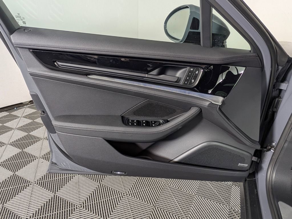 New 2026 Porsche Panamera image 25