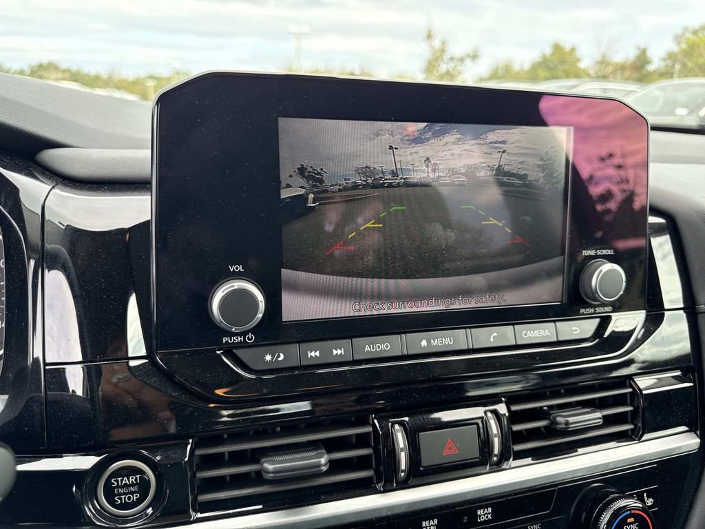 Certified 2024 Nissan Pathfinder SV image 26