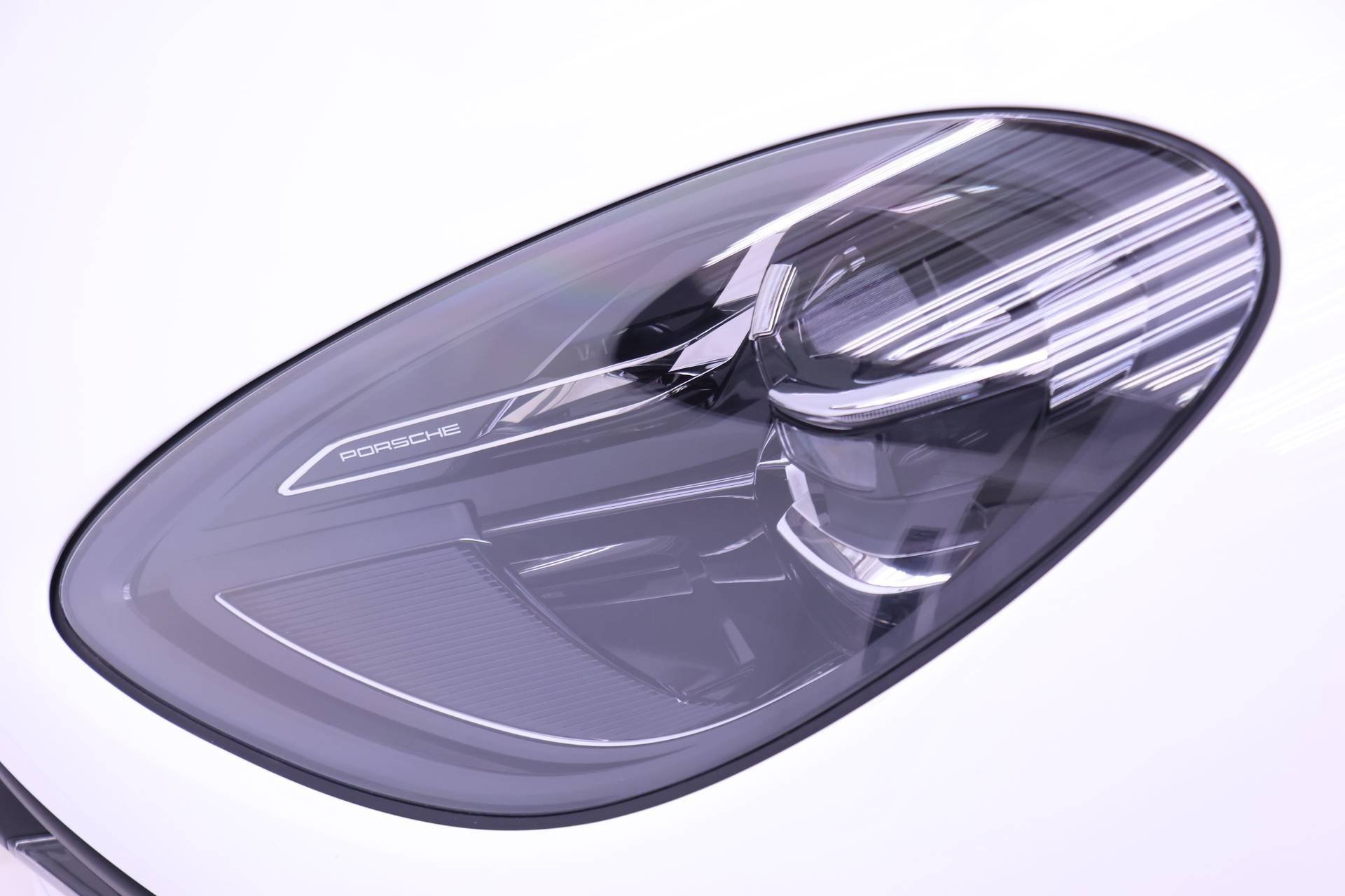 Used 2025 Porsche Macan image 22