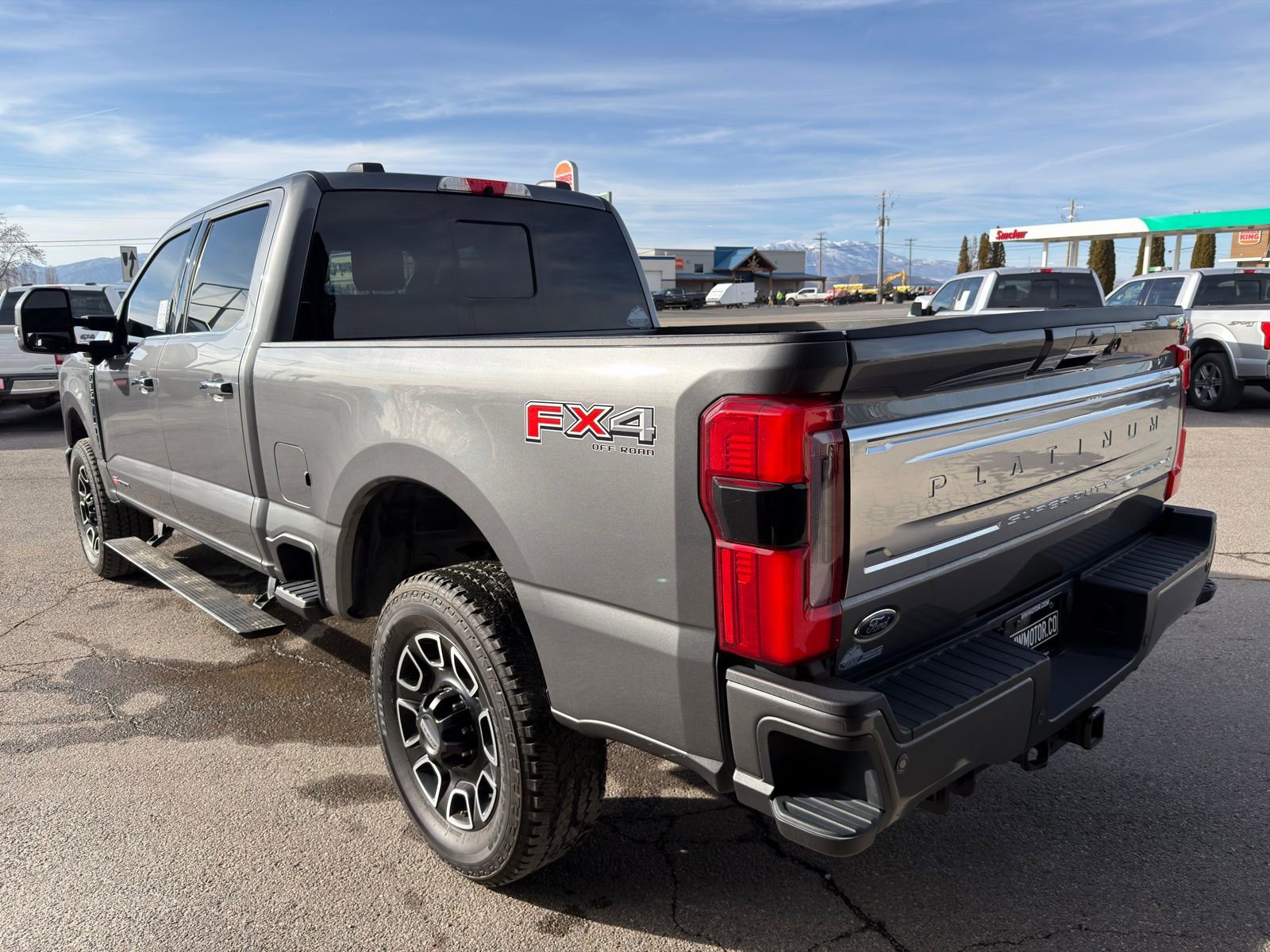 Used 2024 Ford F350 Platinum w/ FX4 Off-Road Package AWD/4WD image 9