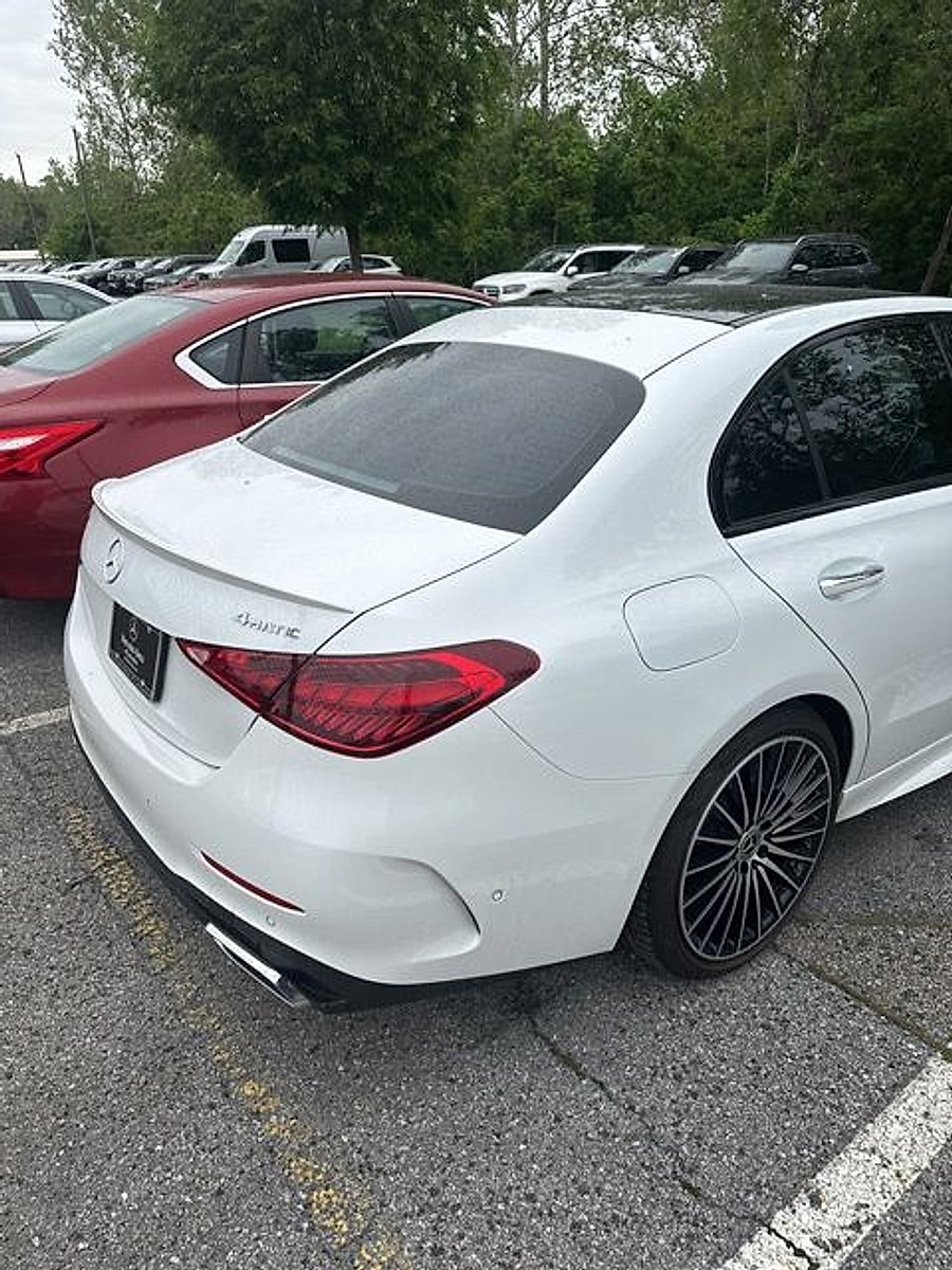 Used 2025 Mercedes-Benz C 300 4MATIC Sedan image 4