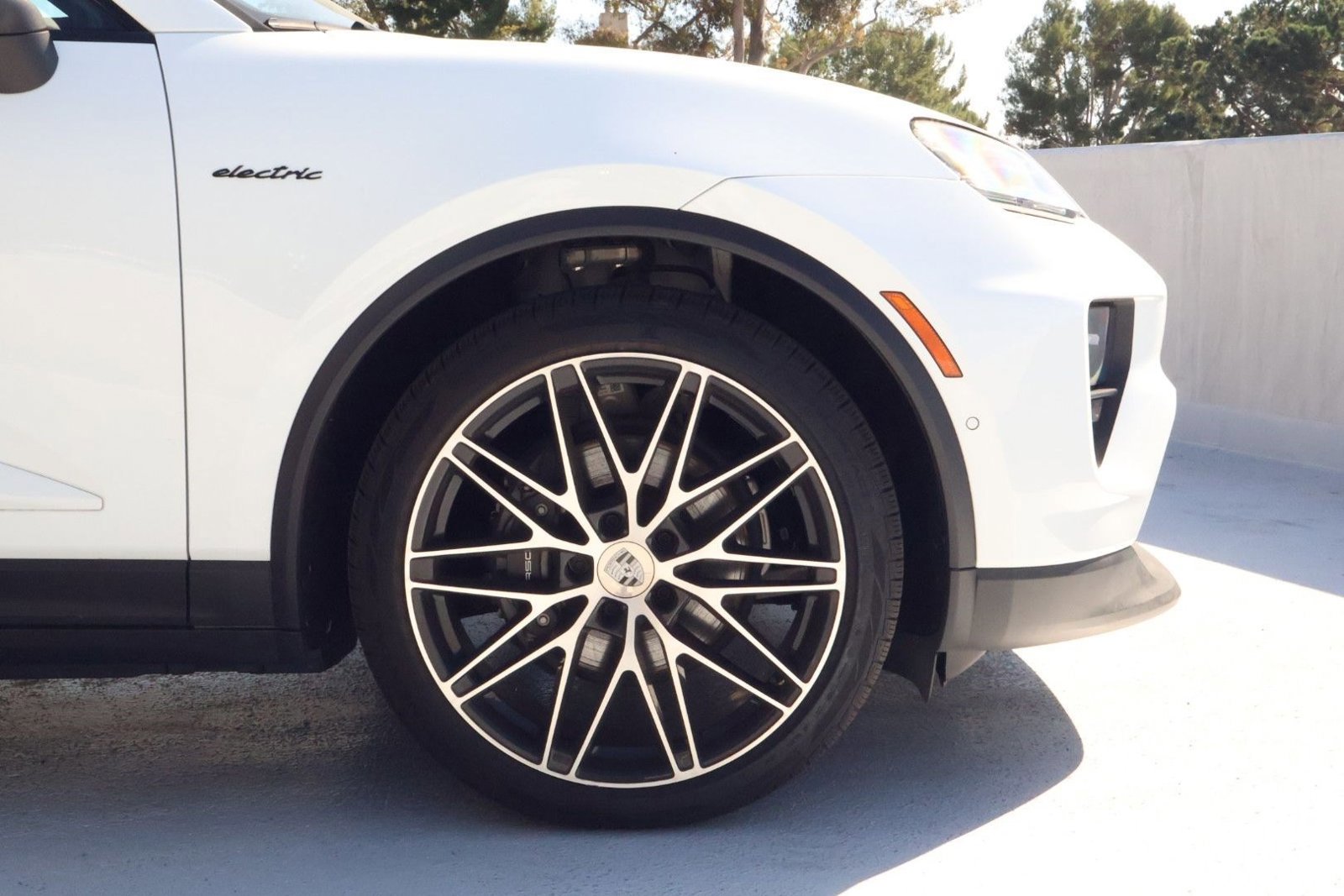 Certified 2024 Porsche Macan 4 Electric image 11