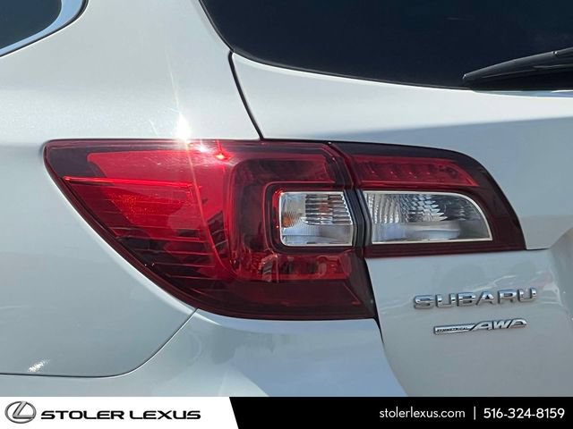 Used 2017 Subaru Outback 2.5i Touring AWD/4WD image 14
