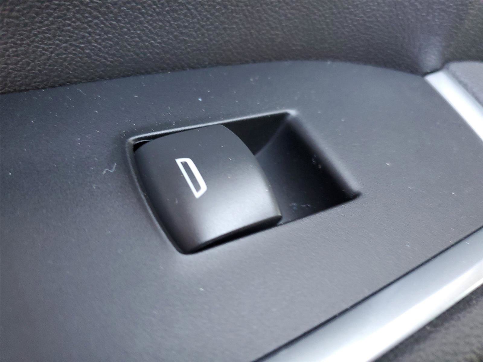 New 2026 GMC Sierra 2500 SLE w/ SLE Value Package; image 15