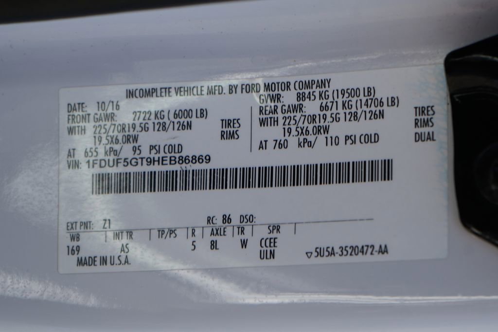 Used 2017 Ford F550 2WD Regular Cab Super Duty image 42