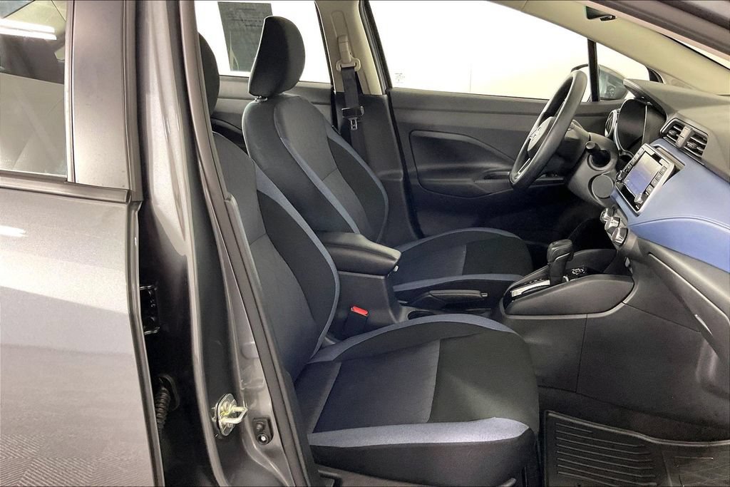 Used 2025 Nissan Versa SV w/ Trunk Package FWD image 9