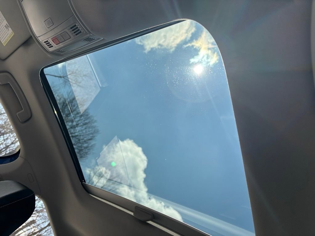 Used 2023 Volkswagen Jetta SE image 25