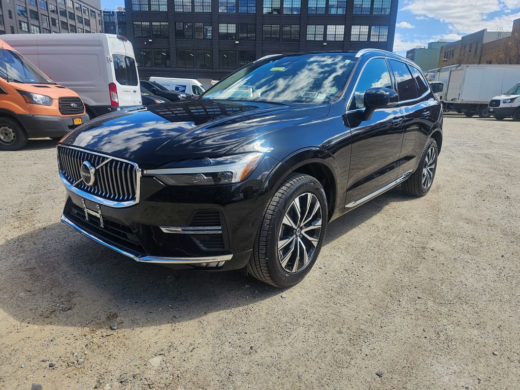 Certified 2023 Volvo XC60 B5 Plus image 1